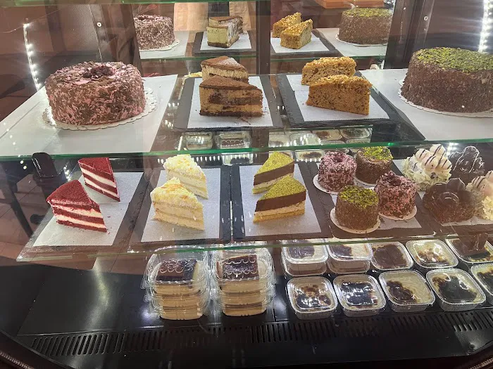 Güllüoğlu Baklava & Cafe Picture 10