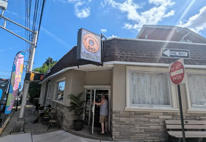 J&V Bagels and Deli Picture 9