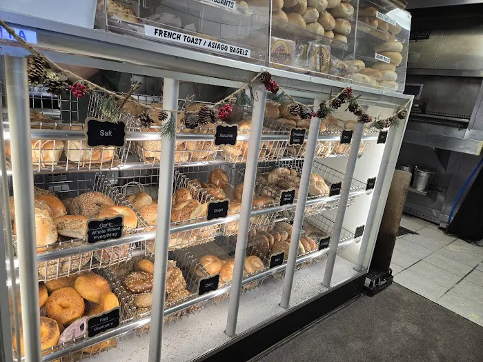 Ridge Road Hot Bagel Picture 3