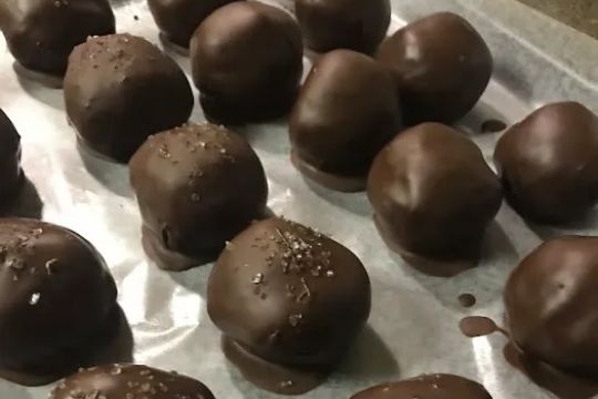 Leia & Lokiu2019s Sweets