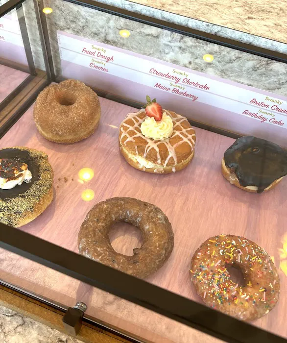 Lovebirds Donuts Picture 9