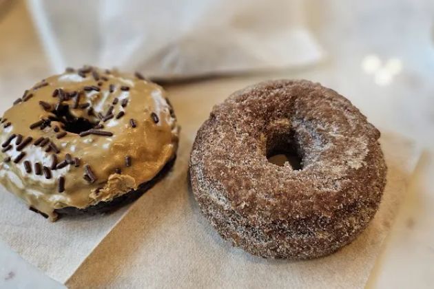 Lovebirds Donuts