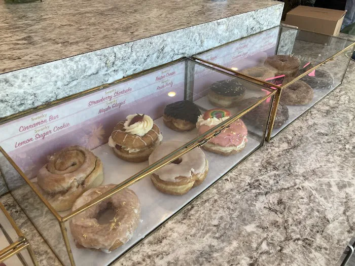 Lovebirds Donuts Picture 4