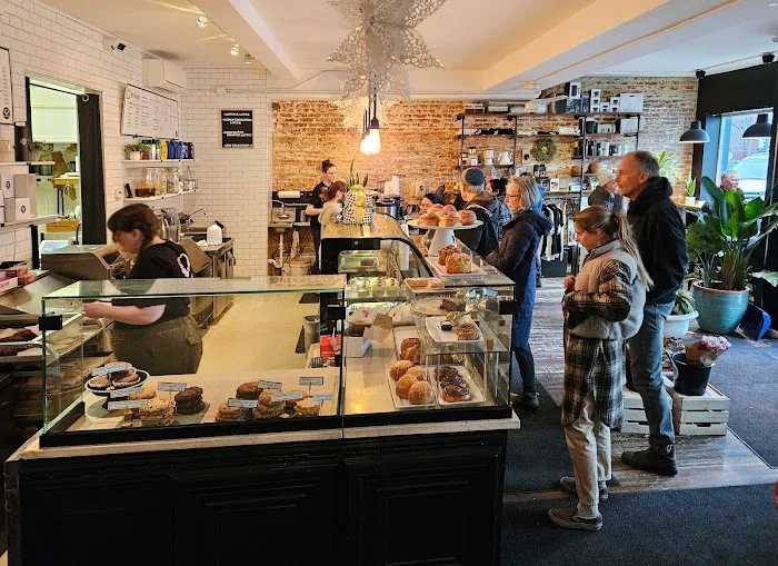 Sweet Simone's Picture 7