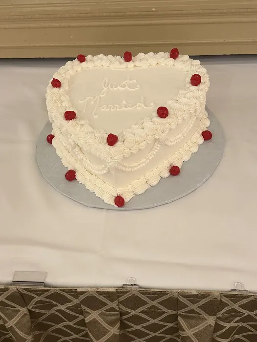 Louie's Bakery Picture 2