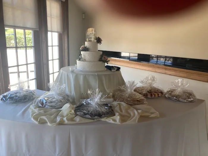 Dice's Creative Cakes Picture 1