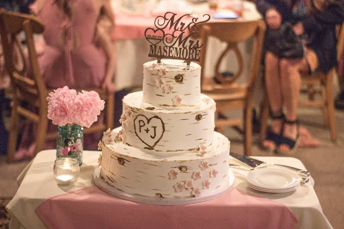 Dice's Creative Cakes Picture 6