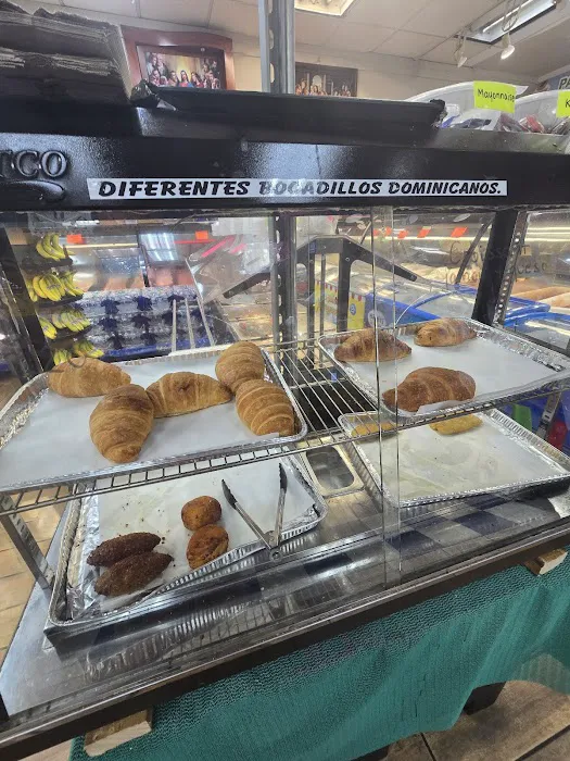 El Encanto Bakery Picture 9