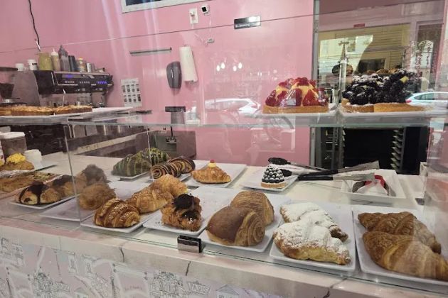Paris Bakery & Café