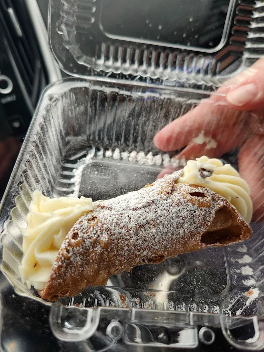 Scuteri's Cannoli Connection Picture 3