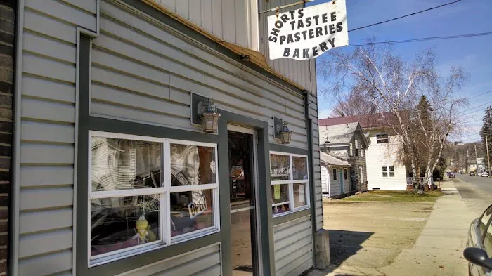 Shorts Tastee Pastries Picture 3