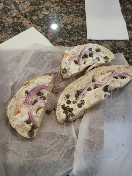 BAGEL & CREAM Picture 8