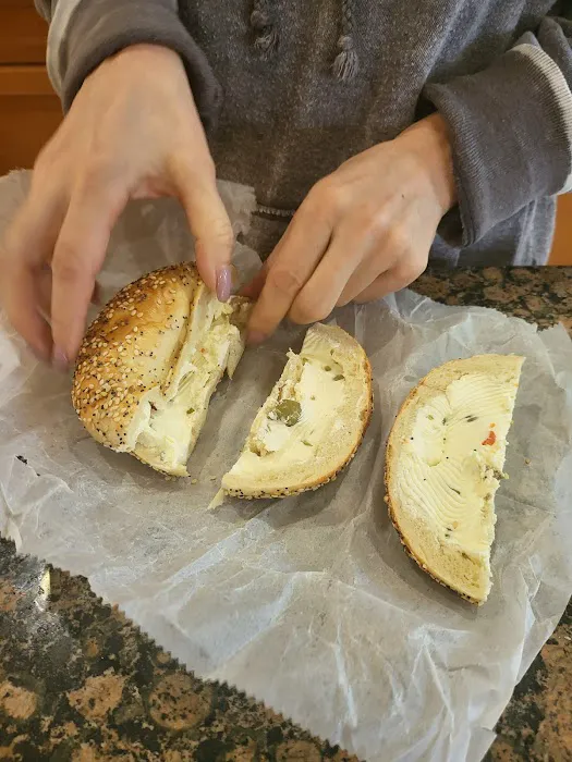 BAGEL & CREAM Picture 7