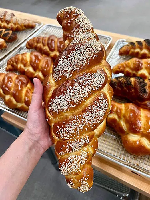 Born & Braid Artisan Bakery Picture 3