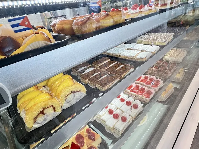 El Fenix Bakery III Picture 9