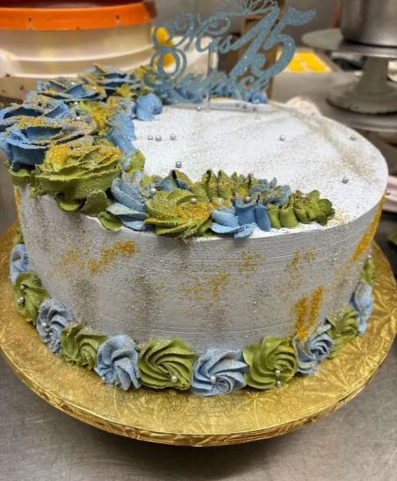 El Fenix Bakery Picture 8