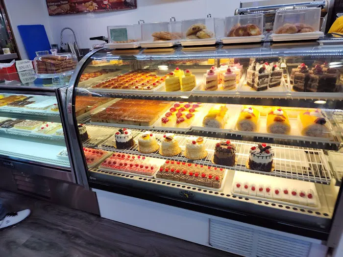 El Fenix Bakery Picture 7