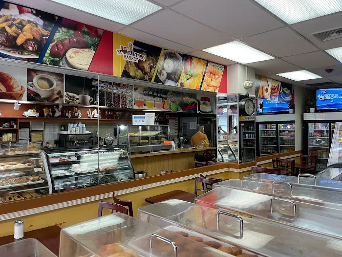 El Carretero Bakery Picture 9