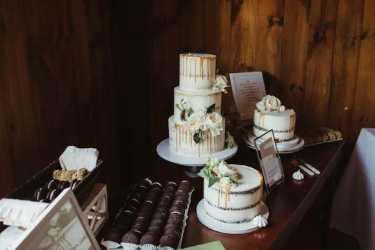 The Sandpiper Cake Shop