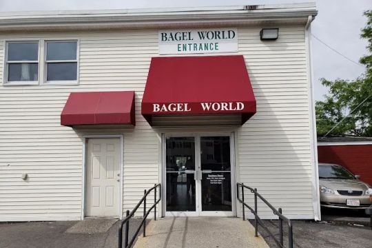 Bagel World II Bakery & Deli