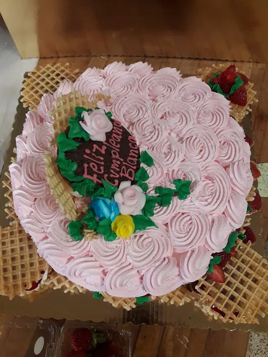 Pan-Centro Family Pastry Shop Picture 5