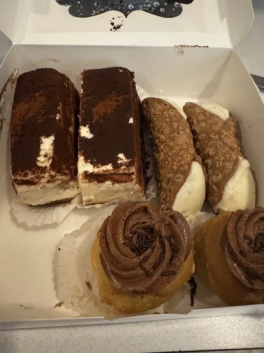 Pando’s Pastry Shop Picture 1