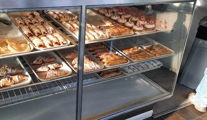 Tropical Bakery Picture 7