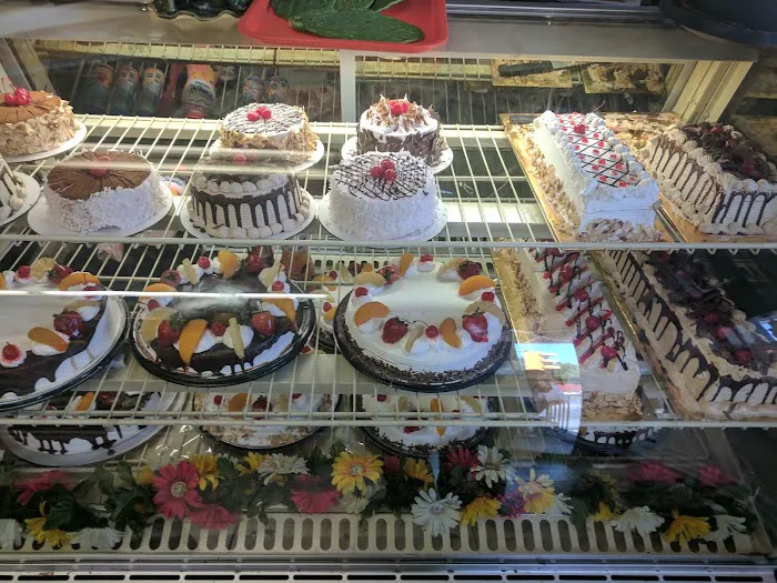 El Gallito Panaderia Picture 10