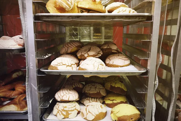 El Gallito Panaderia Picture 2