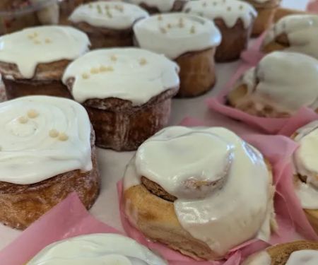 Simply Sweets By Lauren/ Cake Studio
