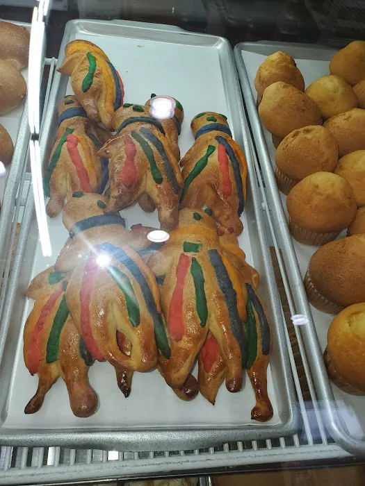Pan Caliente Bakery Picture 10