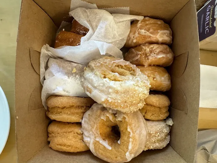 Plainfield Donut Shop and Luncheonette Picture 4