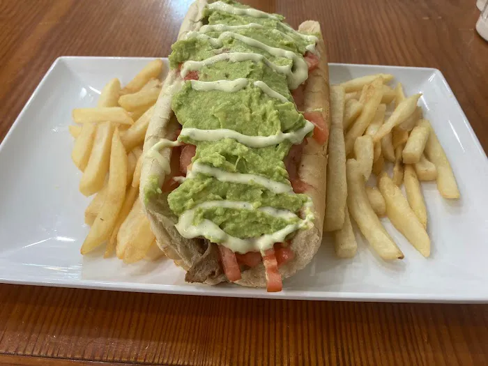 Yeshuas Deli & Bakery Picture 5