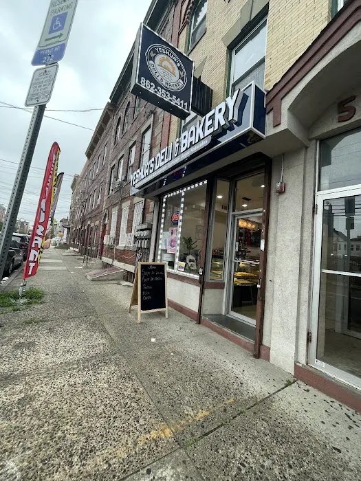Yeshuas Deli & Bakery Picture 10