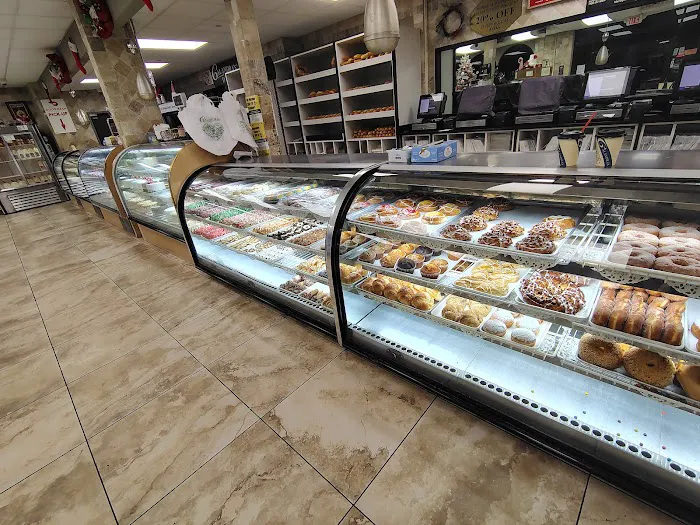Calandra's Bakery Picture 2