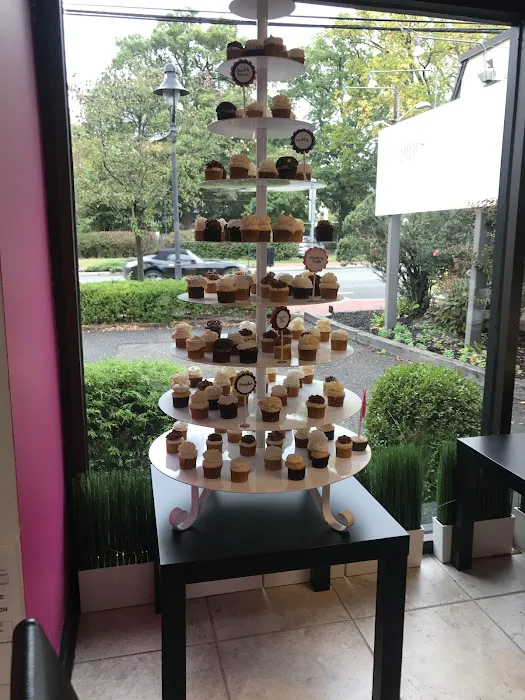 Gigi's Cupcakes Picture 7