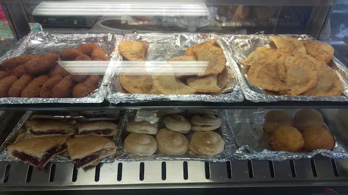 El Fenix Bakery II Picture 4