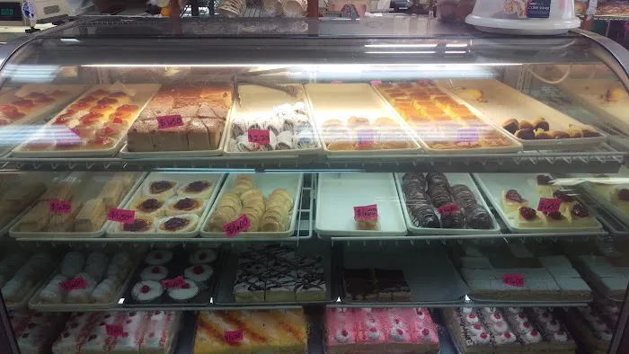 El Fenix Bakery II Picture 5