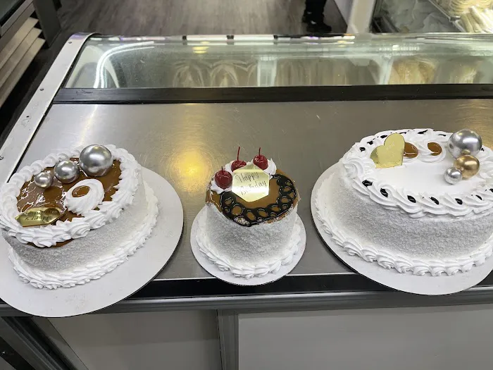 El Fenix Bakery II Picture 9
