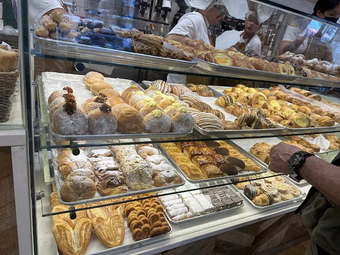 Petite B Bakery Picture 3