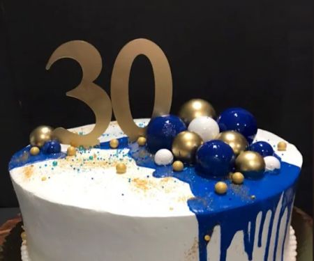 CAKES BY DAMAR