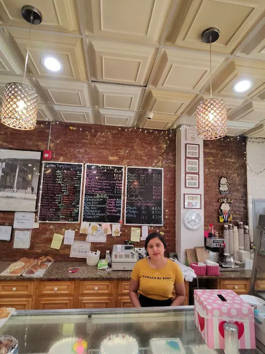 Las Cubanitas Bake Shop Picture 6