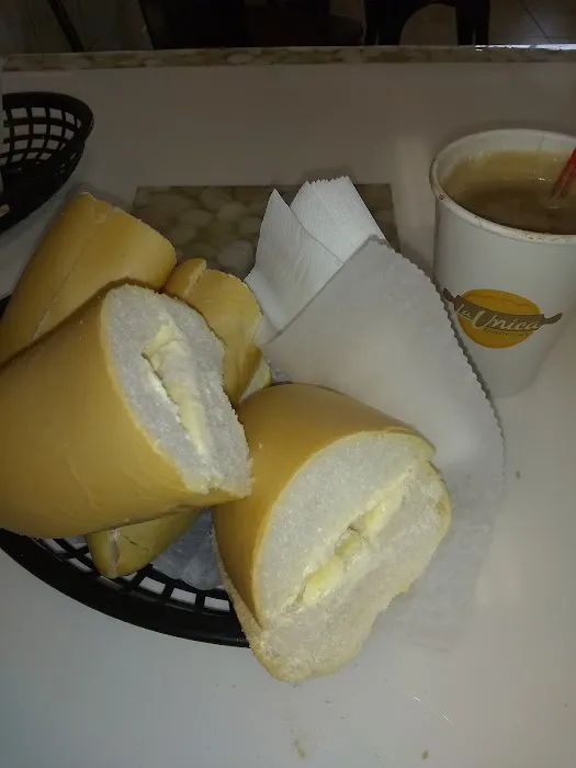 La Unica Bakery & Cafe Picture 2