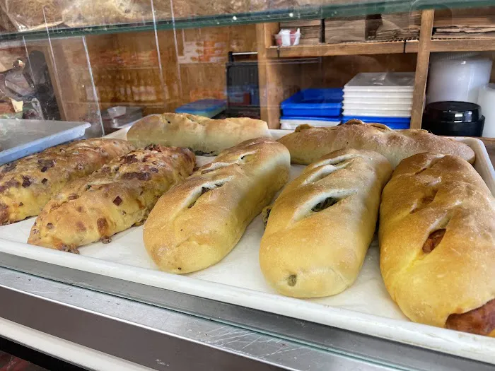 Leo's Bakery & Deli Picture 10
