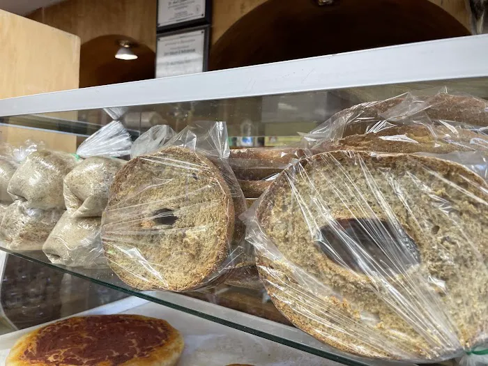 Leo's Bakery & Deli Picture 6