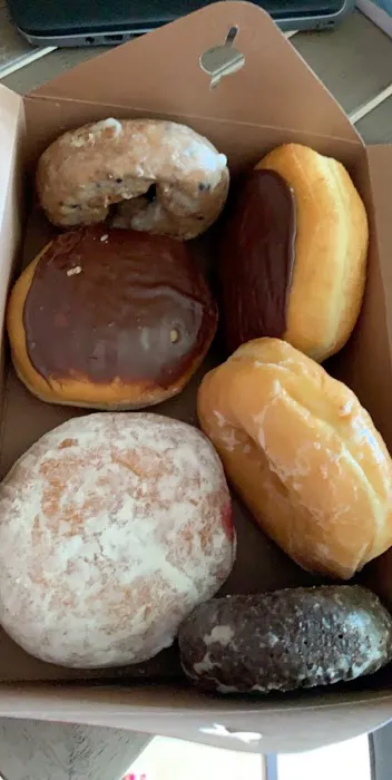 Dippin Donuts Picture 1