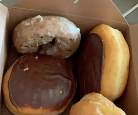 Dippin Donuts