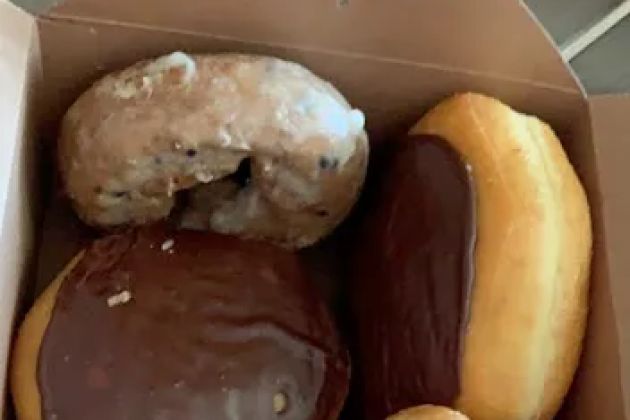 Dippin Donuts