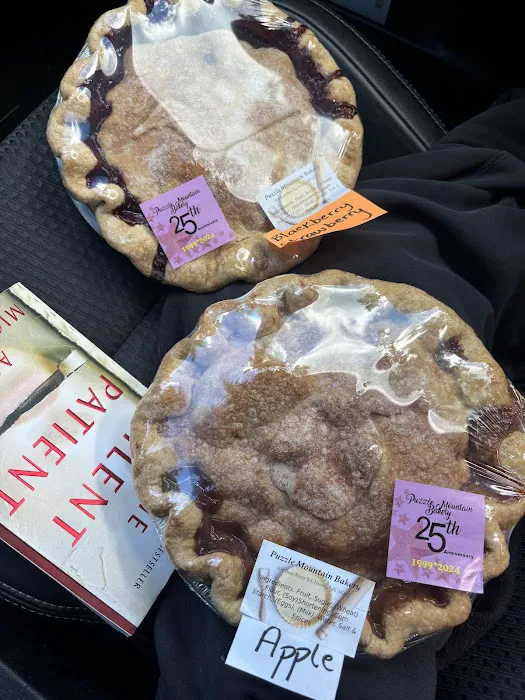 Puzzle Mountain Bakery Pie Stand Picture 5
