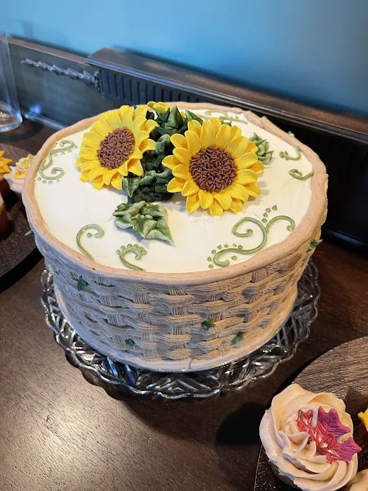 All About the Cake Picture 3
